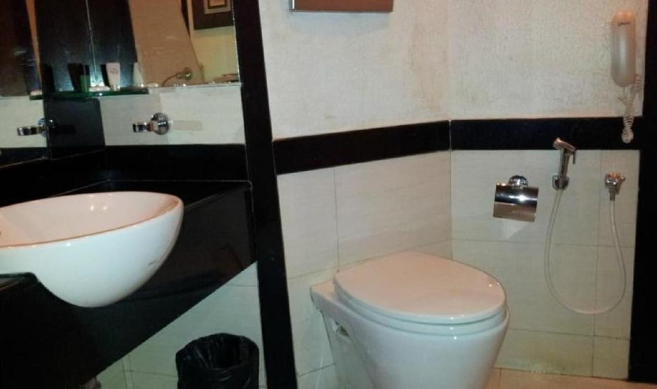 Hotel Sp Grand Karur  Ngoại thất bức ảnh